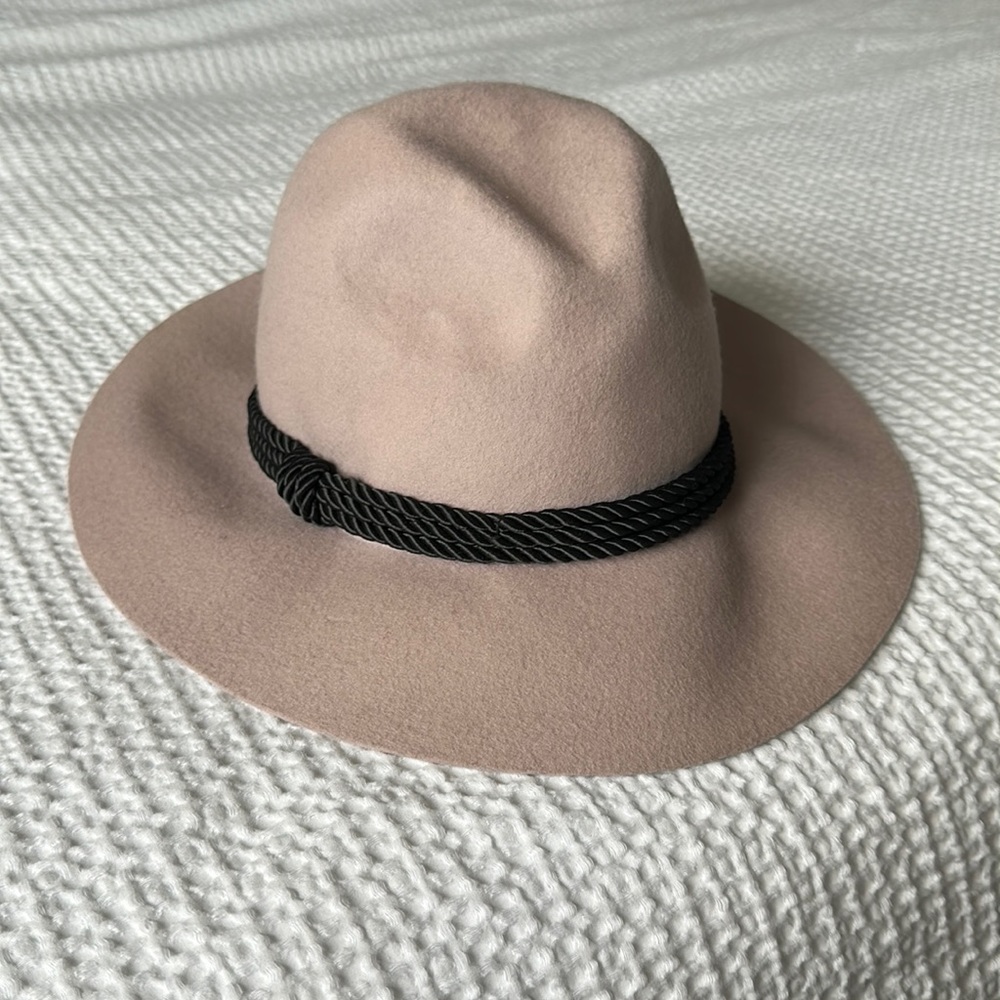 Pale gray hat